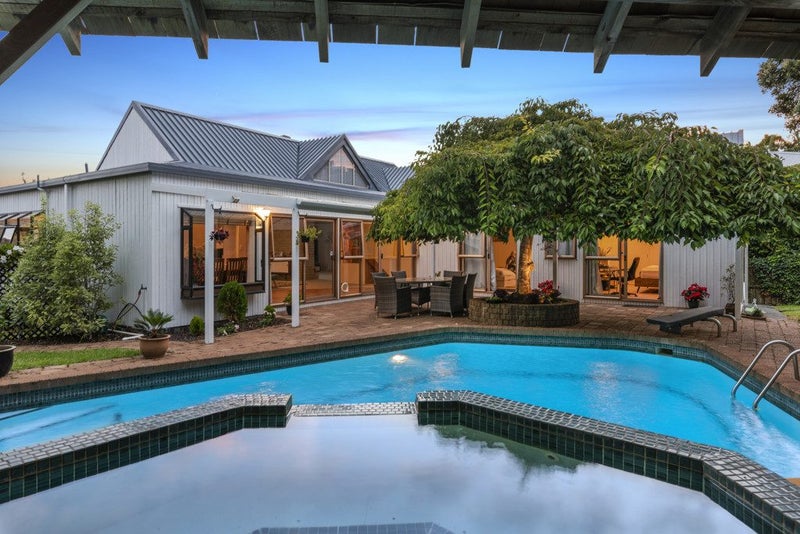 10 Oban Road, Browns Bay, Auckland - Carousel 2