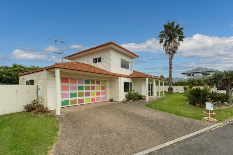 48 Manor Park Drive, Pyes Pa, Tauranga - Carousel 1