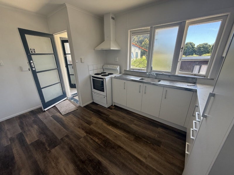 15 Julian Place, Otara, Auckland - Carousel 2