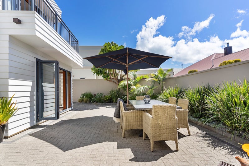 2/42 Oakwood Grove, Eastern Beach, Auckland - Carousel 2