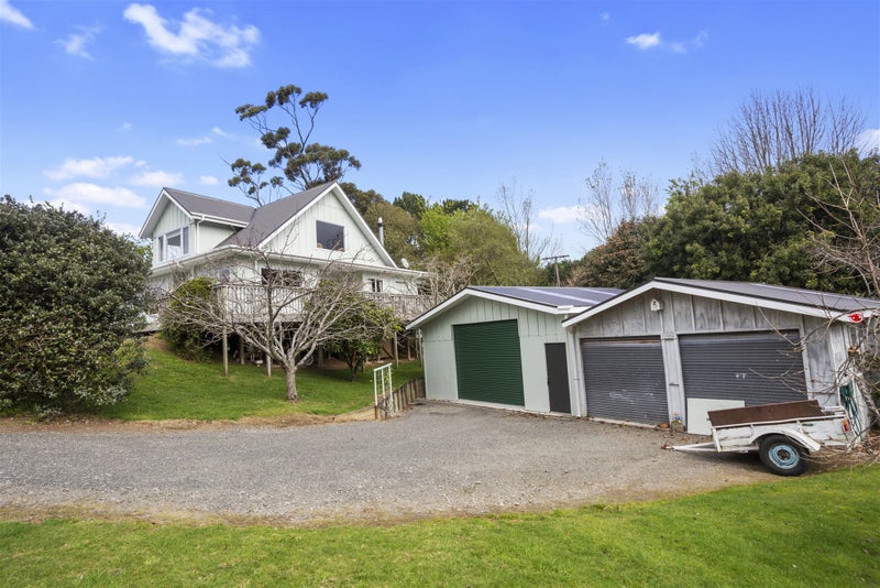 414 Busby Road, Katikati - Carousel 1