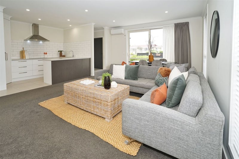 2 Pryce Place, Silverdale, Hamilton - Carousel 2