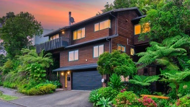 92 Hadfield Street, Beach Haven, Auckland - Carousel 1