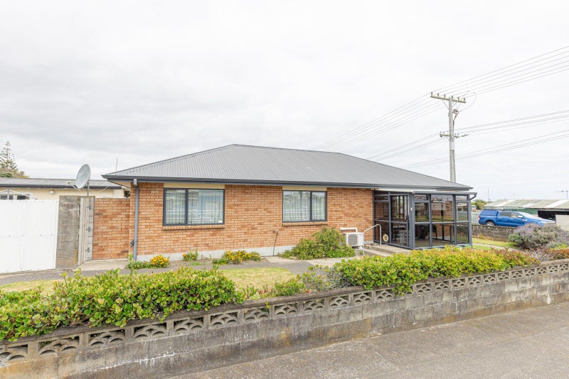 2 Mosston Road, Castlecliff, Whanganui - Carousel 2