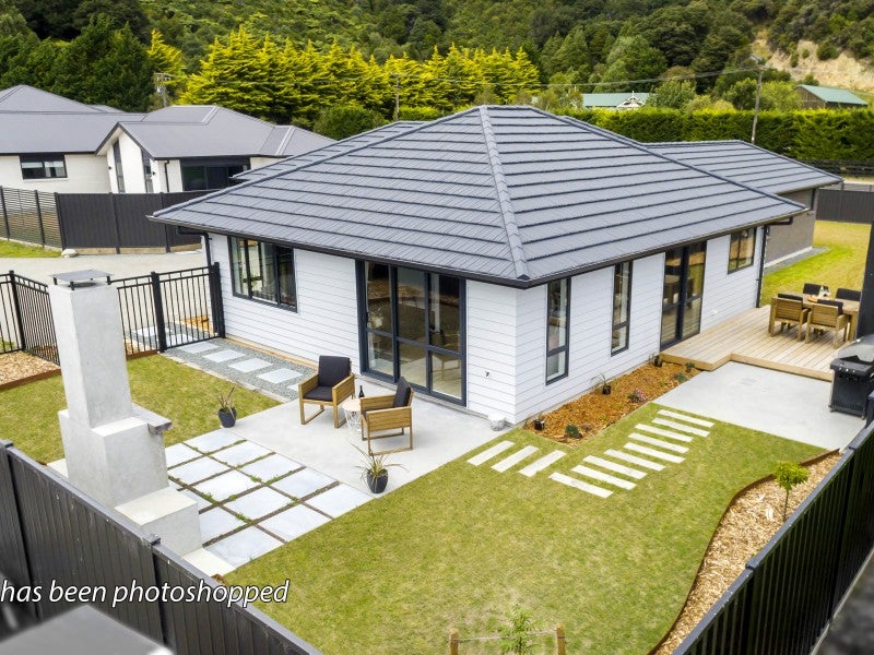 27 Salisbury Crescent, Wallaceville, Upper Hutt - Carousel 1