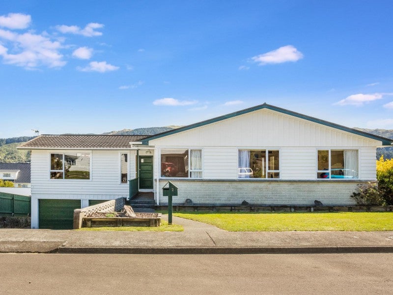 2 Spicer Place, Tawa, Wellington - Carousel 21