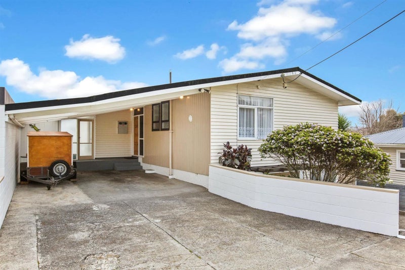 95 Bell Street, Tawa, Wellington - Carousel 2