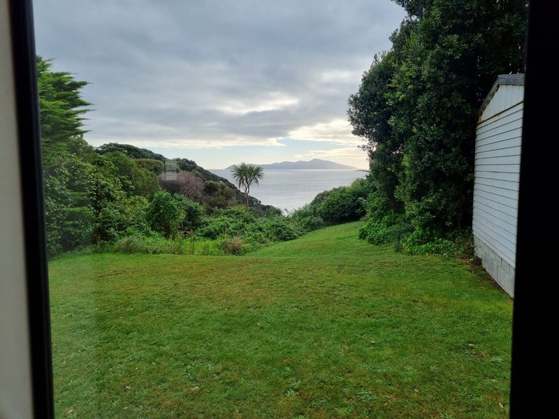 15 Pukerua Beach Road, Pukerua Bay, Porirua - Carousel 2