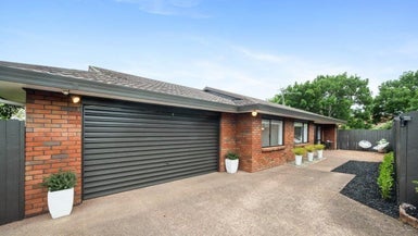 2/98 Mirrabooka Avenue, Botany Downs, Auckland - Carousel 1