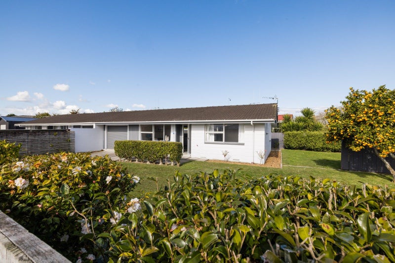 2 Thornton Place, Melville, Hamilton - Carousel 1