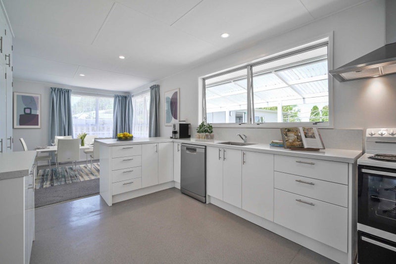 33 Lorne Crescent, Flaxmere, Hastings - Carousel 1