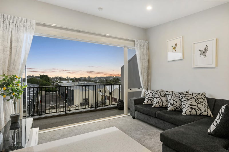 7/26 Crummer Road, Grey Lynn, Auckland - Carousel 1