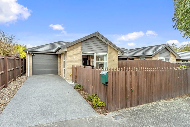 4 Risby Place, Burnside, Christchurch - Carousel 1