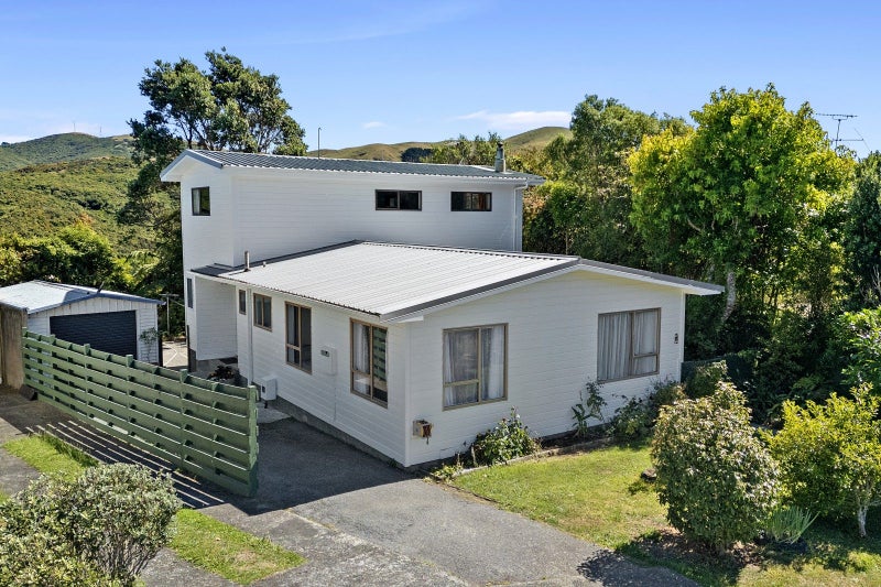 10 Otira Grove, Kelson, Lower Hutt - Carousel 1