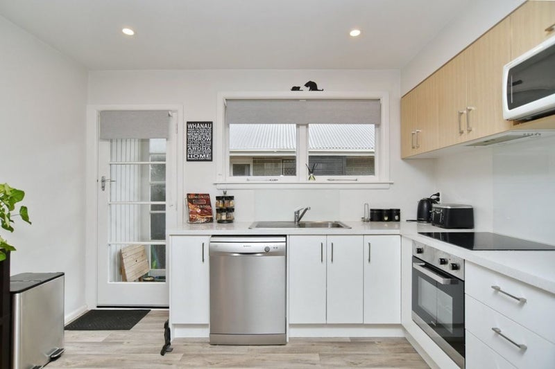 2/43 Roberta Drive, Somerfield, Christchurch - Carousel 2