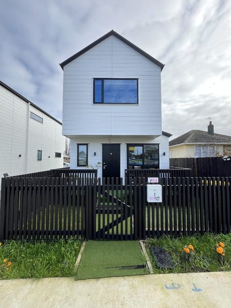 2/19 Calvert Avenue, Mangere East, Auckland - Carousel 1