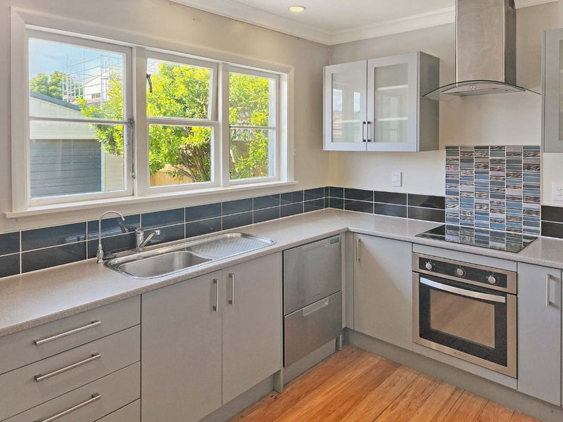 743 Fergusson Drive, Elderslea, Upper Hutt - Carousel 1