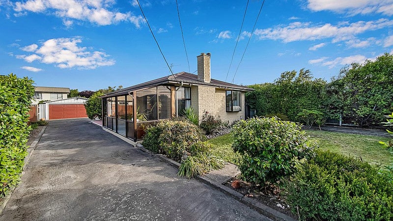 18 Frensham Crescent, Woolston, Christchurch - Carousel 1