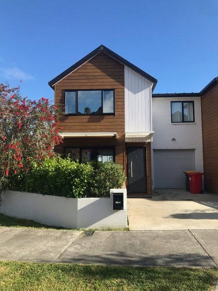 1 Seafarer Crescent, Stanmore Bay, Whangaparaoa - Carousel 2