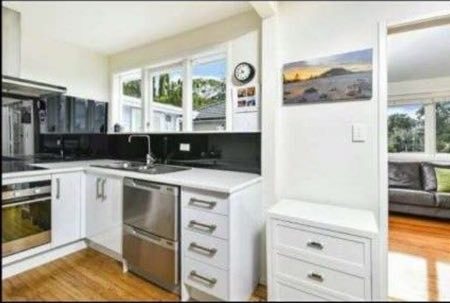 3B Dallinghoe Crescent, Milford, Auckland - Carousel 9