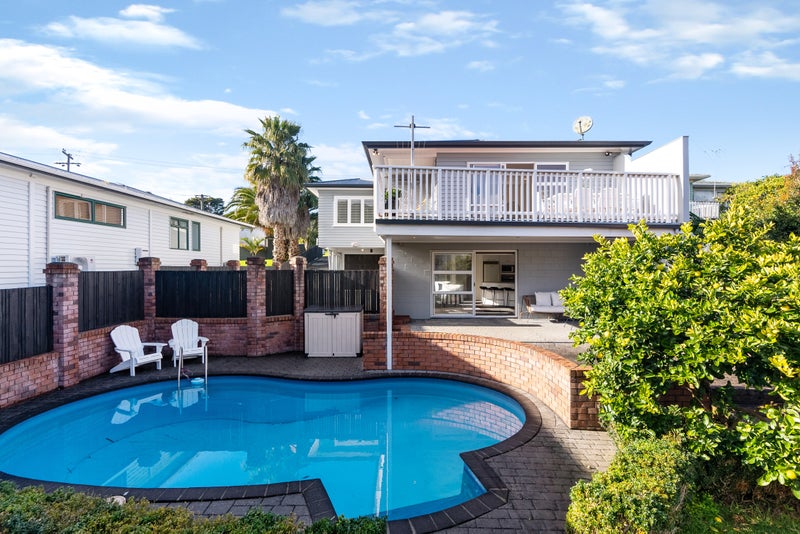 17 Eaton Road, Hillsborough, Auckland - Carousel 1