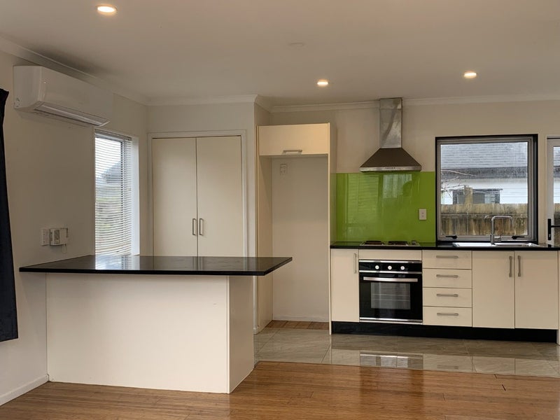 102A Cobham Crescent, Kelston, Auckland - Carousel 2