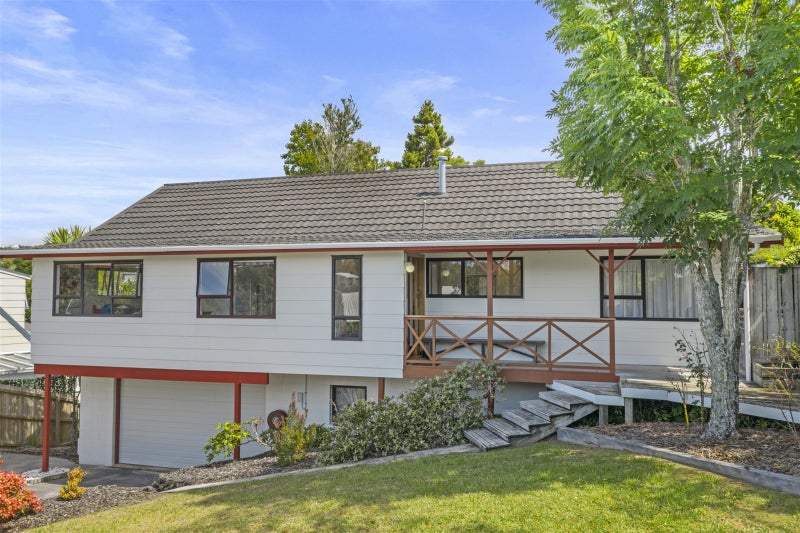 3 Scarlock Avenue, Browns Bay, Auckland - Carousel 1