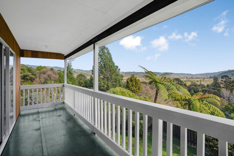 43 Sunnyview Drive, Brown Owl, Upper Hutt - Carousel 1