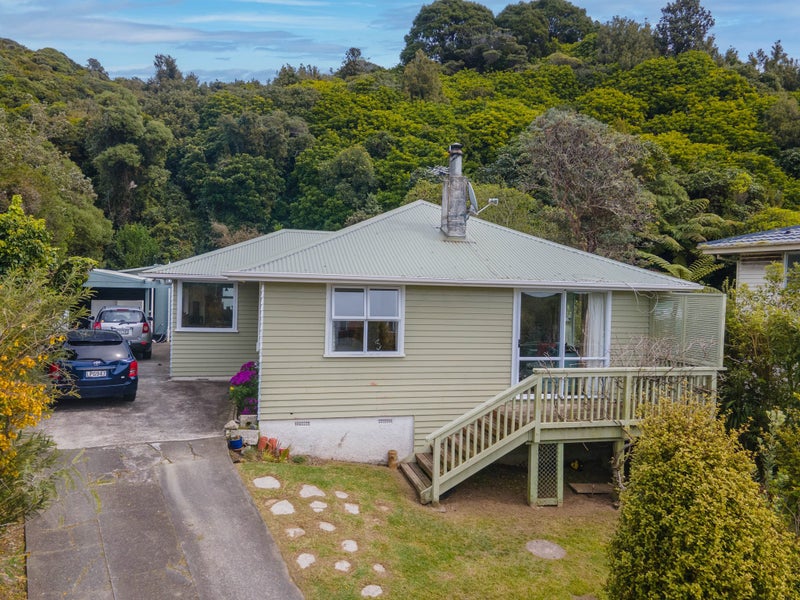 68 Rangituhi Crescent, Takapuwahia, Porirua - Carousel 1