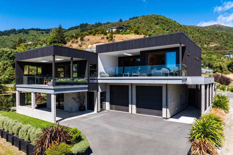 2 Whaitere Place, Waikawa, Picton - Carousel 1