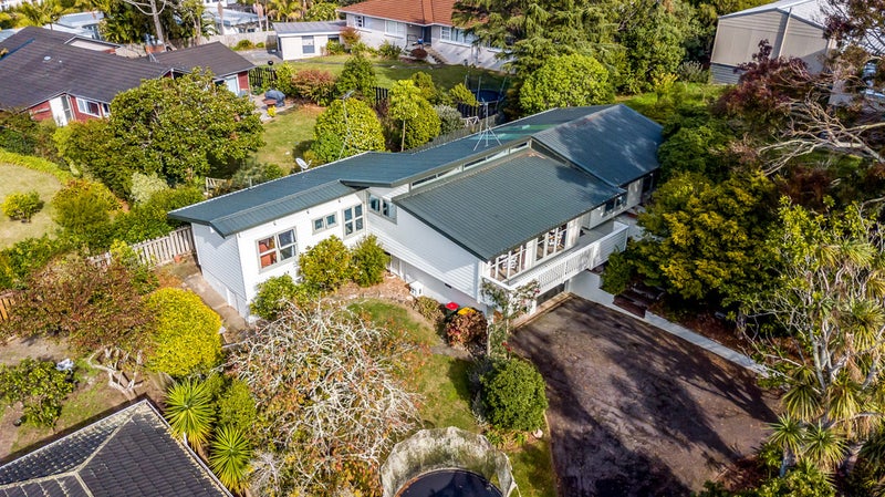 10 Pennycook Place, Sunnyhills, Auckland - Carousel 2