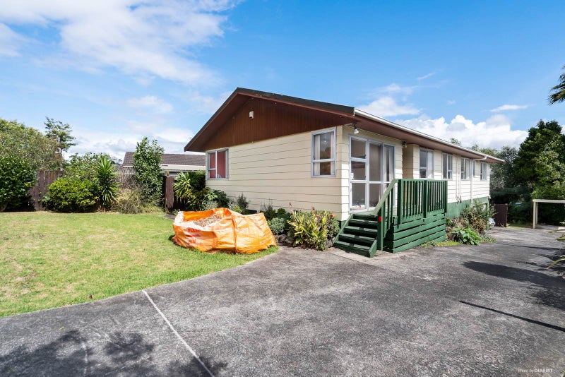 121 Aviemore Drive, Highland Park, Auckland - Carousel 1
