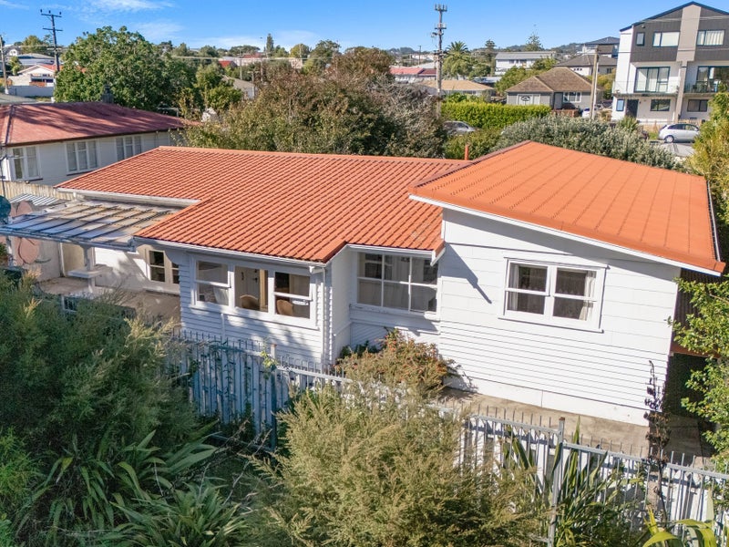 21 St Leonards Road, Kelston, Waitakere City, Auckland - Carousel 2