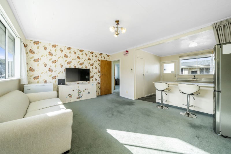 5/246 Main Road, Tawa, Wellington - Carousel 2