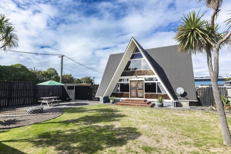 11 Aston Drive, Waimairi Beach, Christchurch - Carousel 1