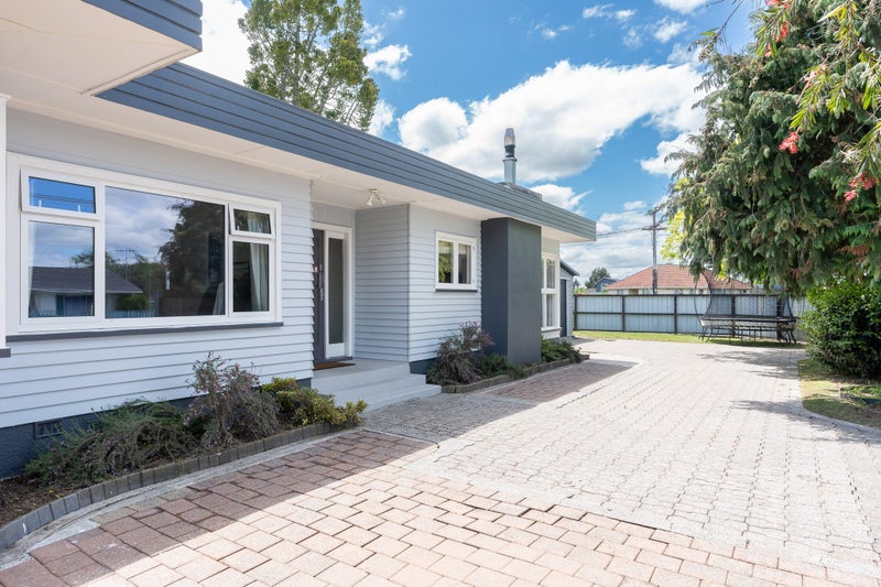 54 Pine Avenue, Melville, Hamilton - Carousel 2