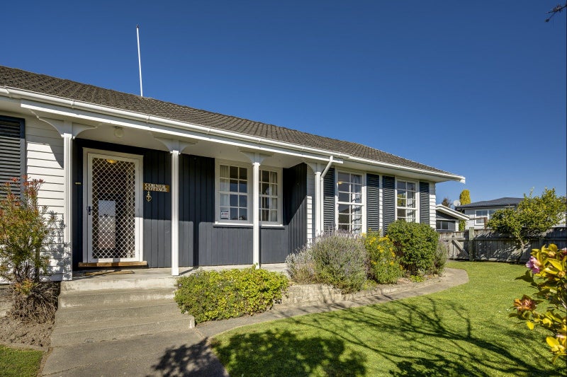 1 James Cook Street, Havelock North, Havelock North - Carousel 1