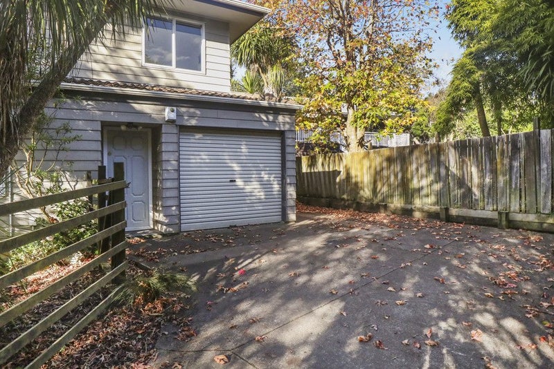 53D Mountain View Road, Morningside, Auckland - Carousel 2