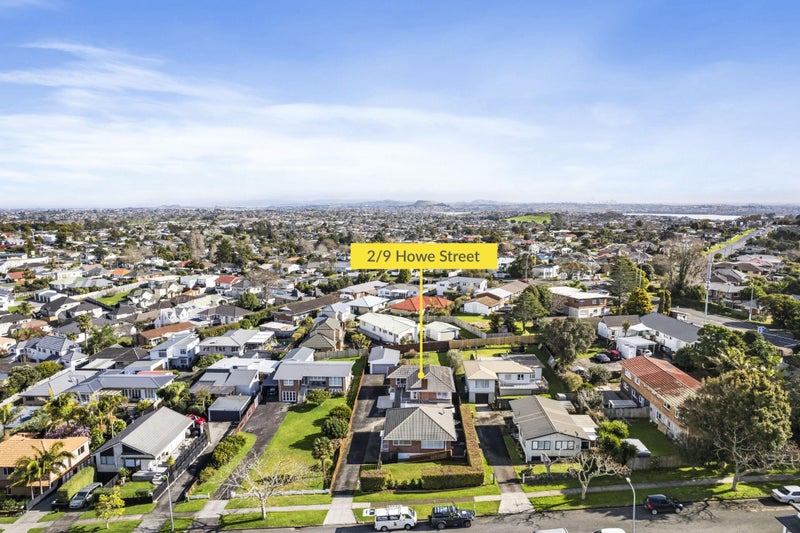 2/9 Howe Street, Howick, Auckland - Carousel 1