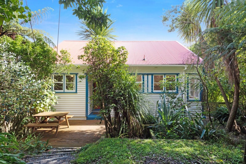 2 Lambeth Road, Northland, Wellington - Carousel 1