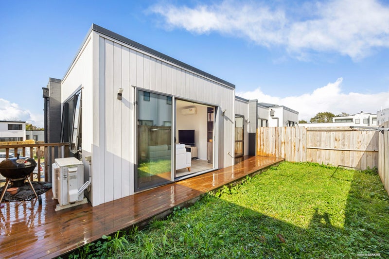 33 Waka Street, Albany Heights, Auckland - Carousel 2