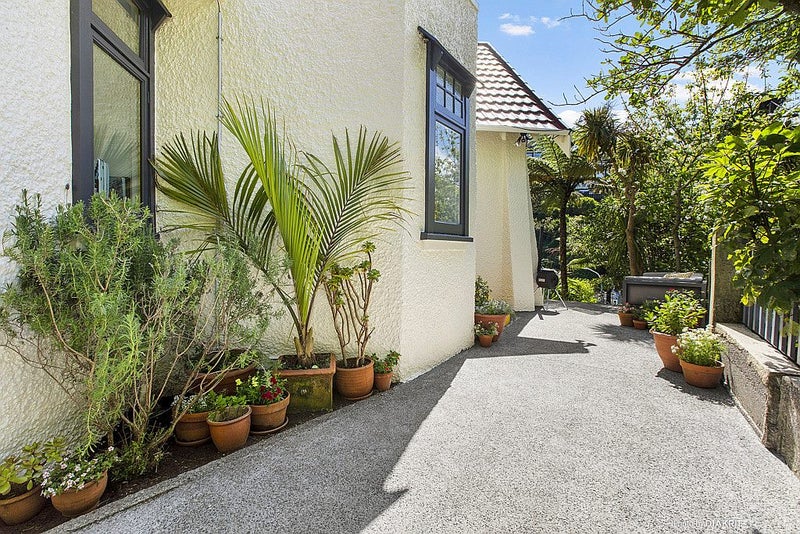 2 Borlase Street, Brooklyn, Wellington - Carousel 2