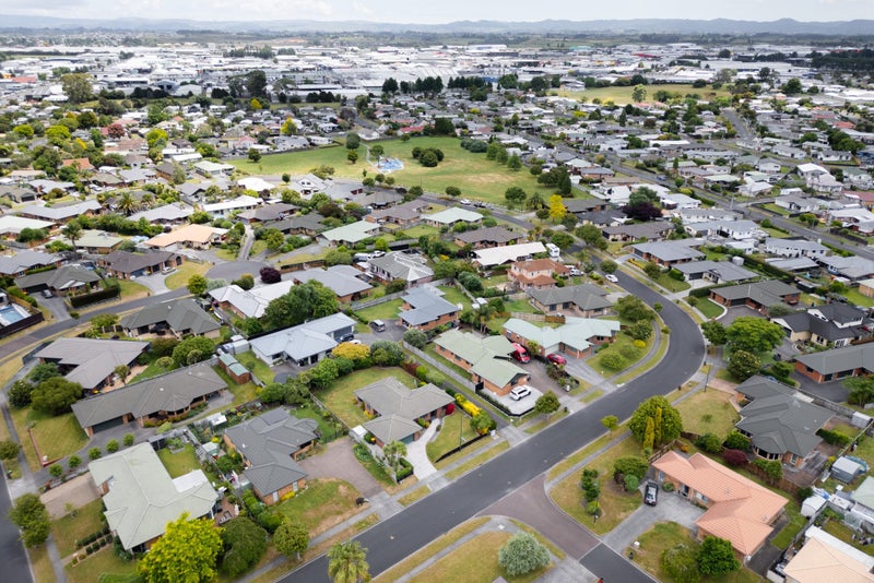 19 Waiwherowhero Drive, St Andrews, Hamilton - Carousel 20
