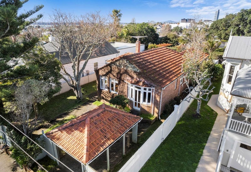 7 Masons Avenue, Herne Bay, Auckland - Carousel 1