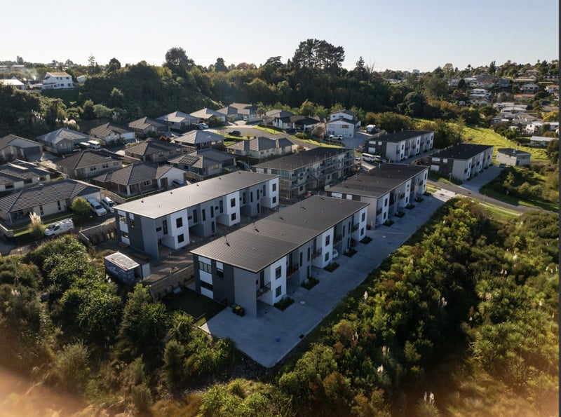 2 Equine Way, Brookfield, Tauranga - Carousel 1