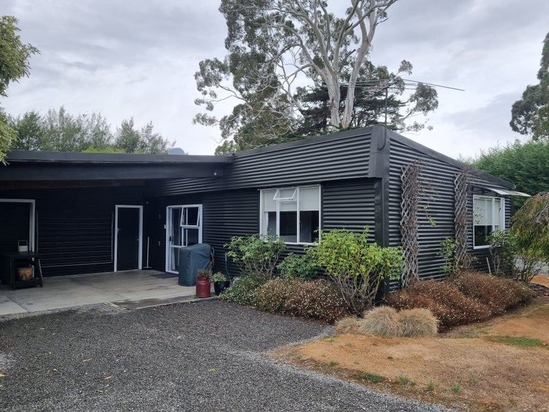 137 Willow Park Drive, Masterton - Carousel 1