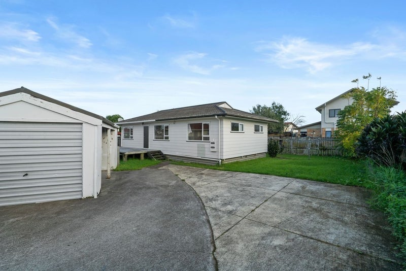 49 Dungarvon Place, Clendon Park, Auckland - Carousel 2