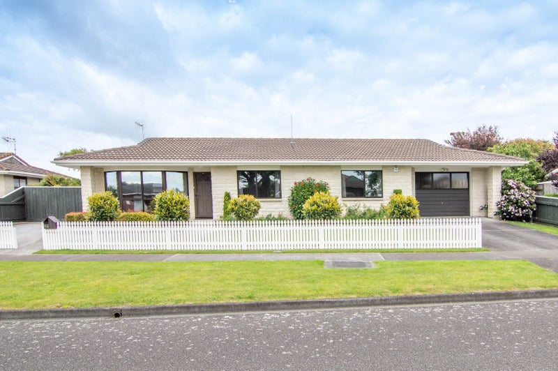 114 Amberley AVE, Highbury, Palmerston North - Carousel 1