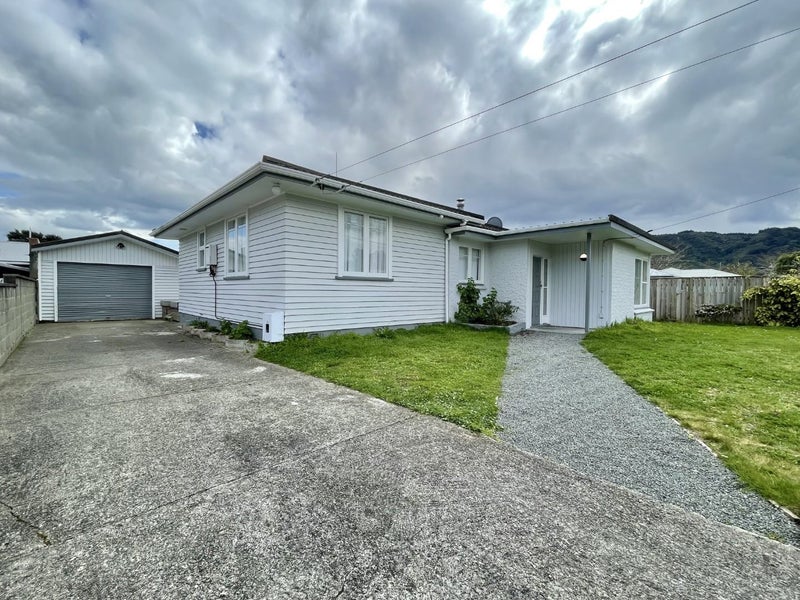 21 Totara Park Road, Clouston Park, Upper Hutt - Carousel 1