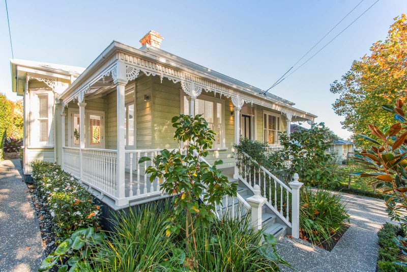 10 Castle Street, Grey Lynn, Auckland - Carousel 1
